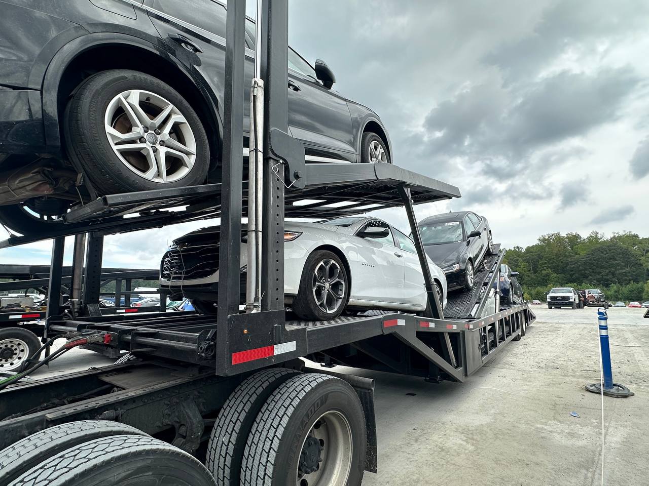 Square Trailer Loading